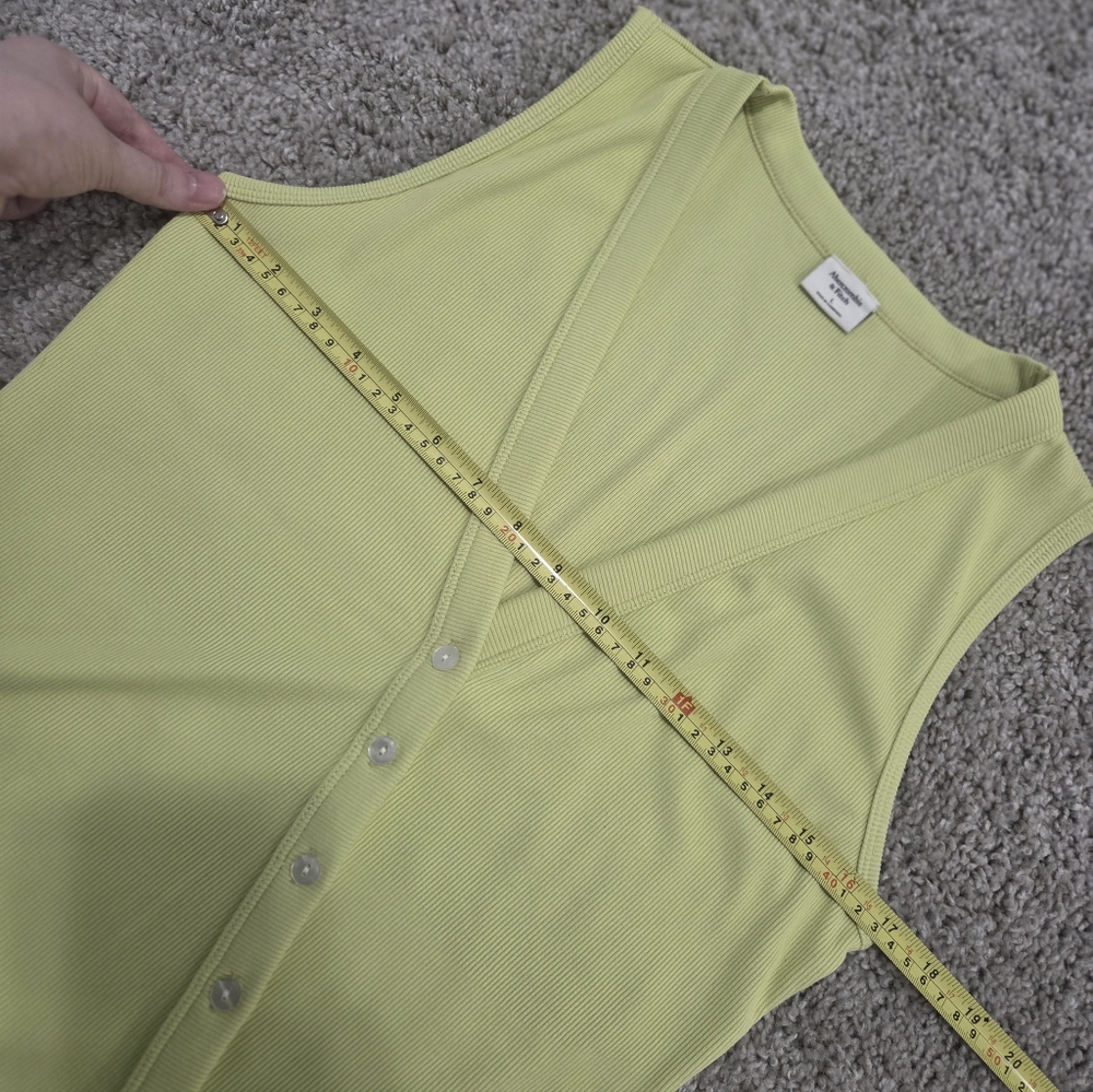 Button Tank - Picture 11 of 13